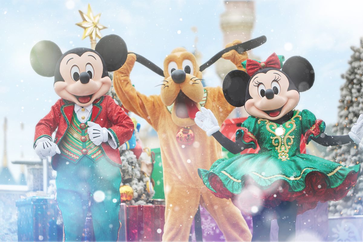 【文末抽獎】香港迪士尼飄雪了！耶誕節、跨年5大亮點：冰雪奇緣小鎮、300款周邊