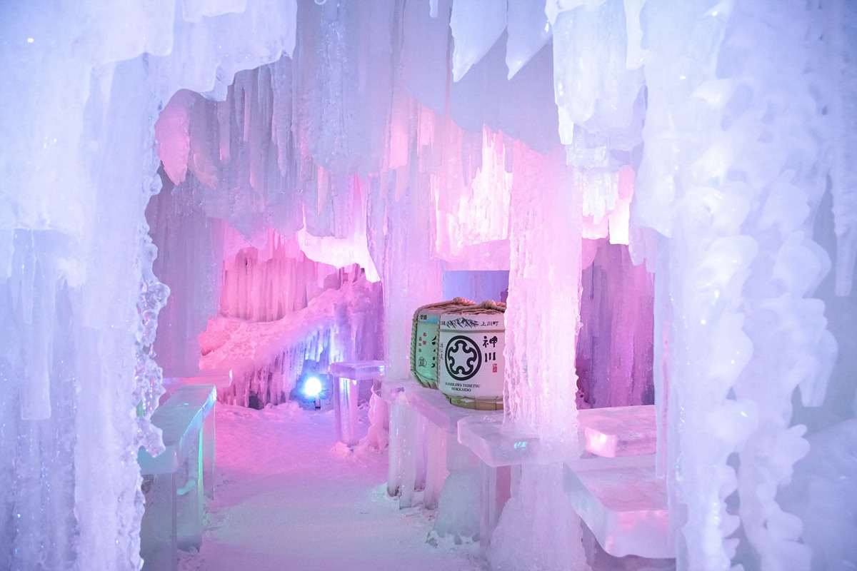 比《冰雪奇緣》誇張！日本超美5大冰雪祭：少女粉冰屋、愛心雪蠟燭、彩色凍樂園