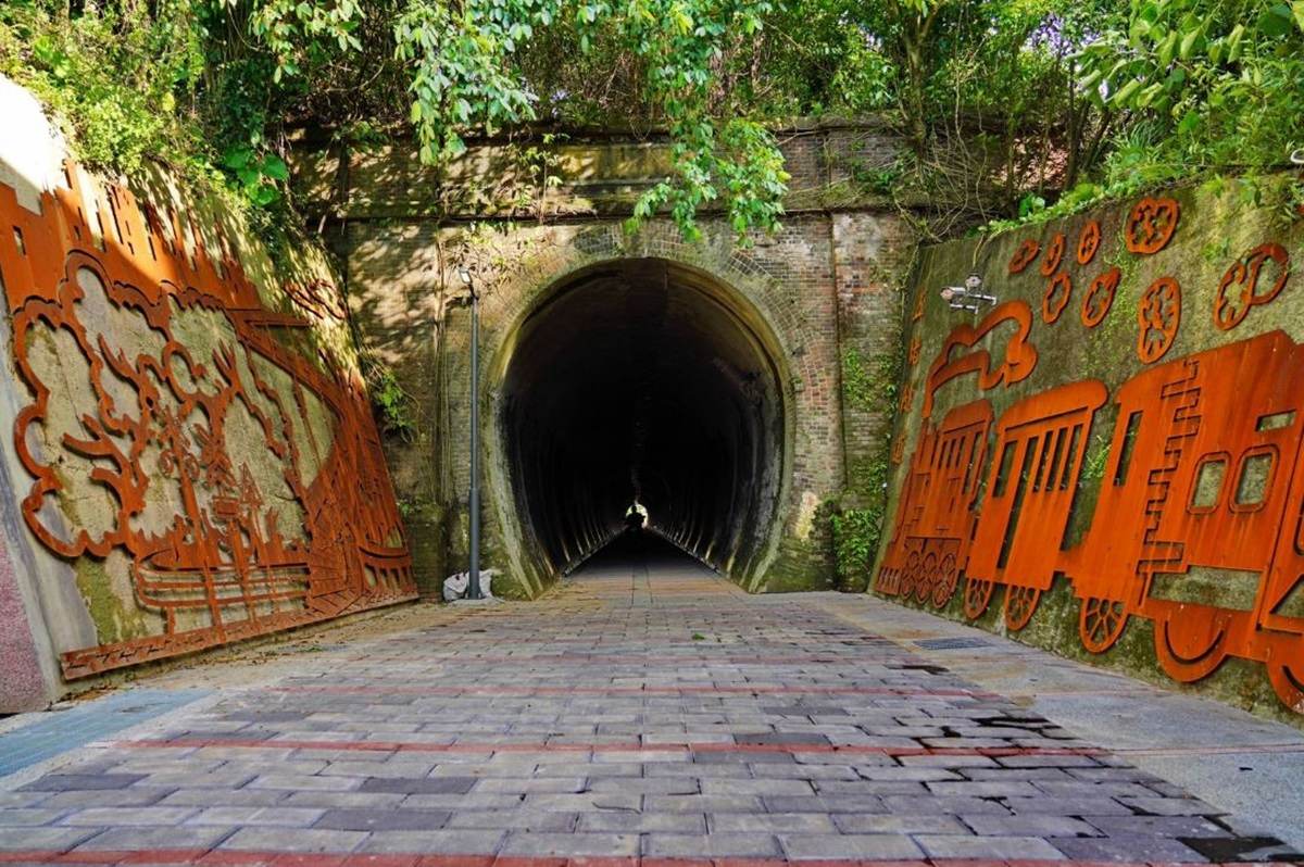 全台15條最美單車路線+順遊：《龍貓》森林隧道、水上自行車道、海堤夢幻夕陽