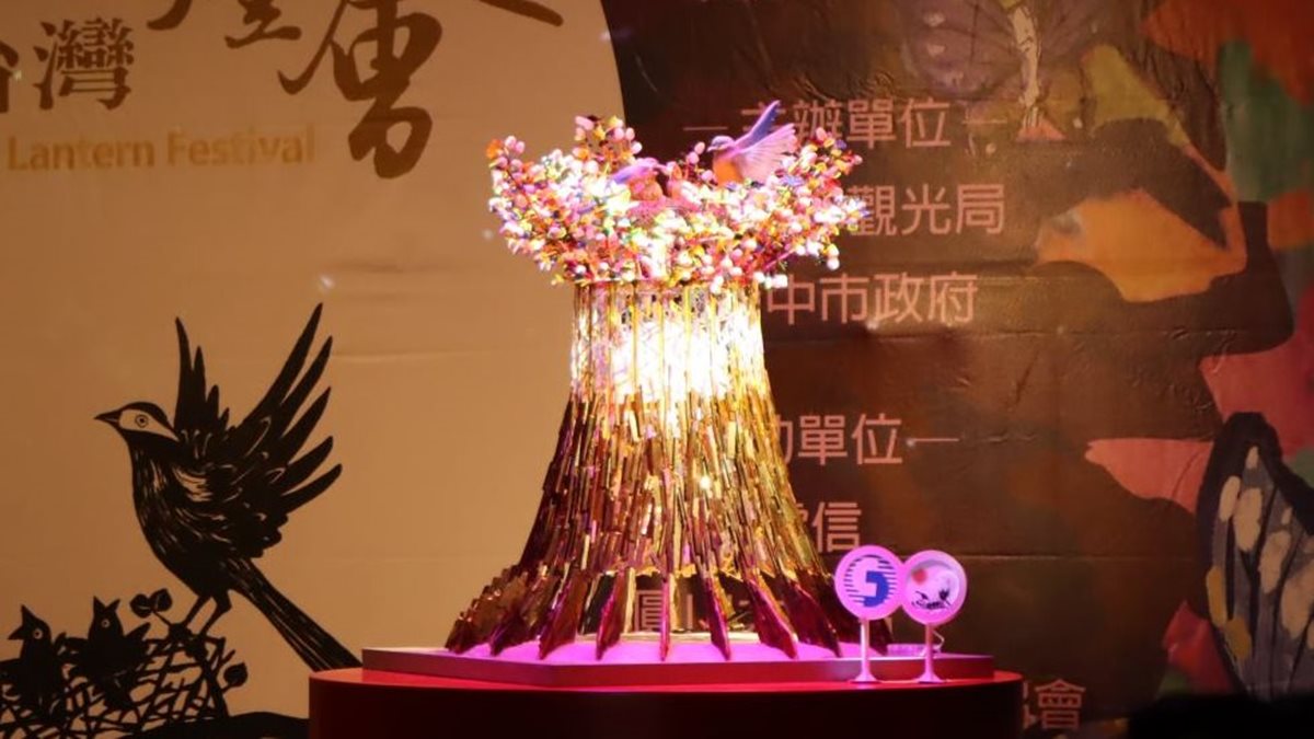 台中燈會免費拿！2020台灣燈會「吉利鼠與美力鼠」小提燈亮相，還可以當手偶玩