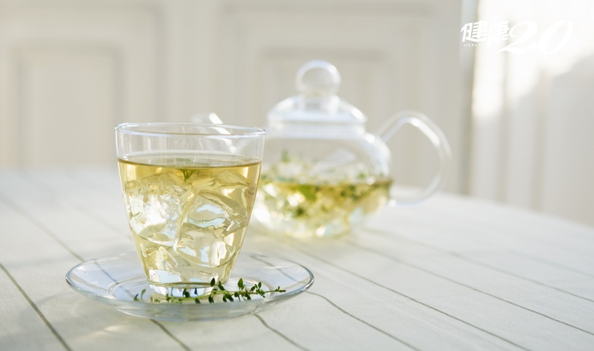 喝茶排毒:紅茶、綠茶、烏龍茶各有什麼養生功效? 喝茶排毒:紅茶、綠茶、烏龍茶各有什麼養生功效?