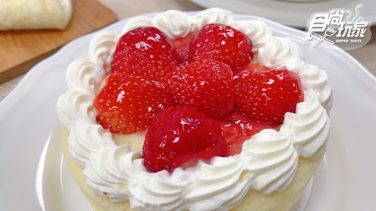 全聯「草莓季」來囉！空氣蛋糕、日式大福等8款「粉」夢幻，燃燒你的甜點魂