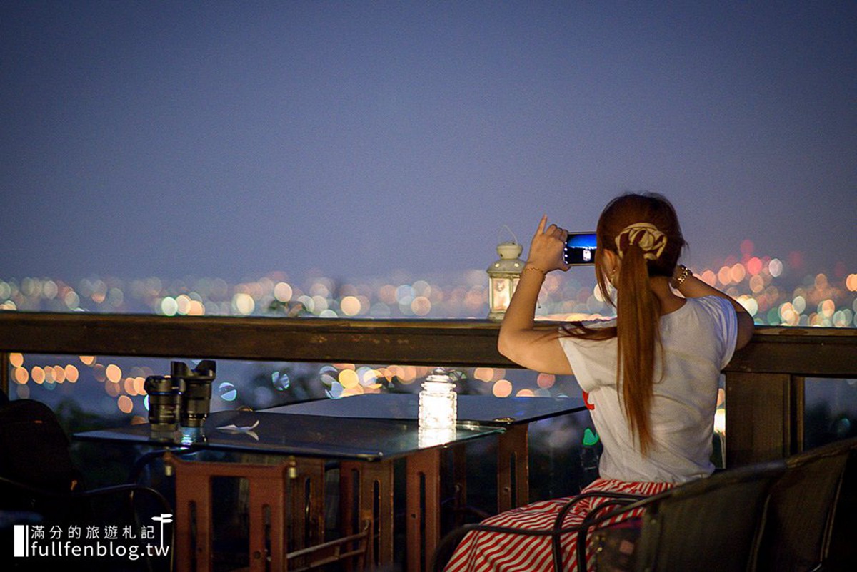 情人節愈夜愈美麗！台中最佳賞夜景6熱點，還能拍龍貓造景、紙造大彎月