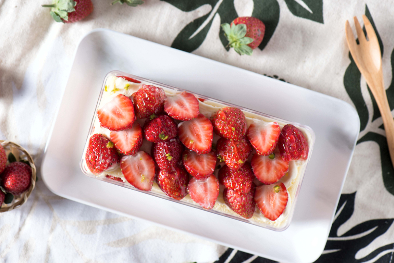 當滿滿新鮮草莓，遇到柔軟雙層乳酪蛋糕的酸甜滋味，不是草莓控也會愛上