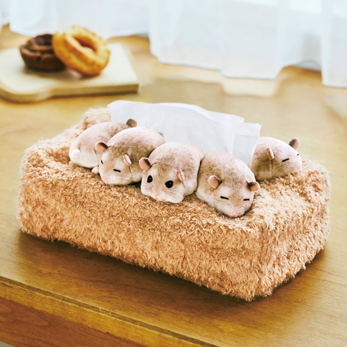 腮幫子超軟Q！這款「倉鼠衛生紙盒」好紓壓，5隻小胖鼠擠擠睡等你捏