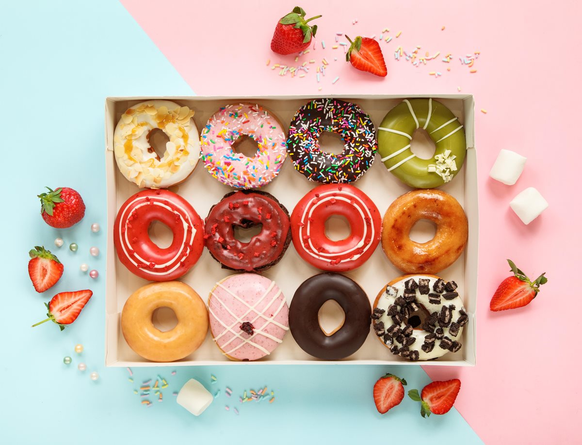 Krispy Kreme推3款「限定草莓新品」，先搶「草莓布蕾甜甜圈」「草莓巧克力蛋糕」