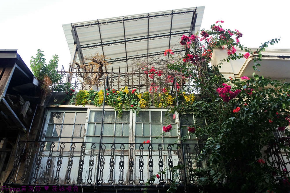 台南百年神農街住一晚！奇幻老宅藏「紫藤花海」，復古窗花、旋轉梯夢回美好時代