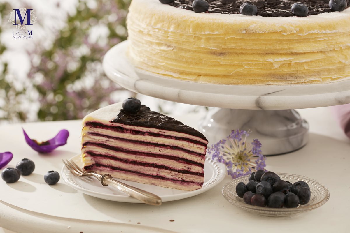 甜點控吃起！LADY M全球新口味「藍莓起司千層蛋糕」，加碼3款全台開賣