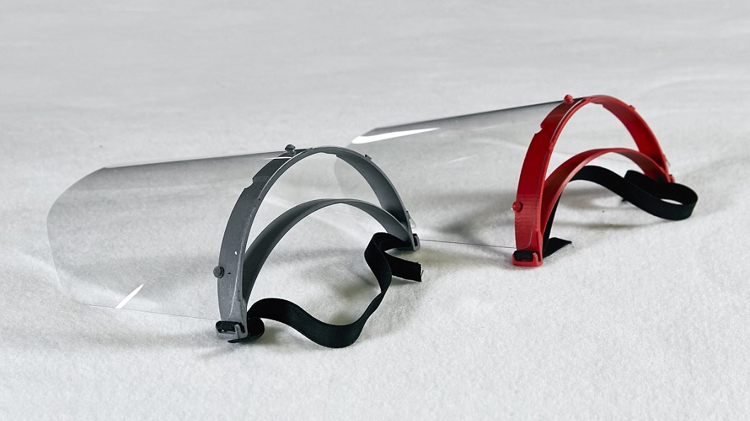 醫療用防護面罩由廠內複合材質產線運用3D列印技術製造。(圖片來源/ Lamborghini)