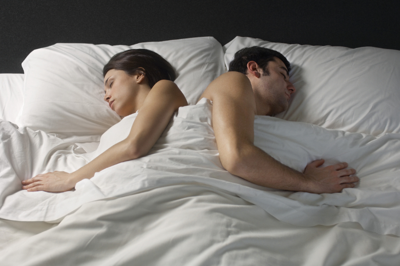 小心！6種睡姿透露兩人的感情狀態，「這個姿勢」代表關係亮紅燈