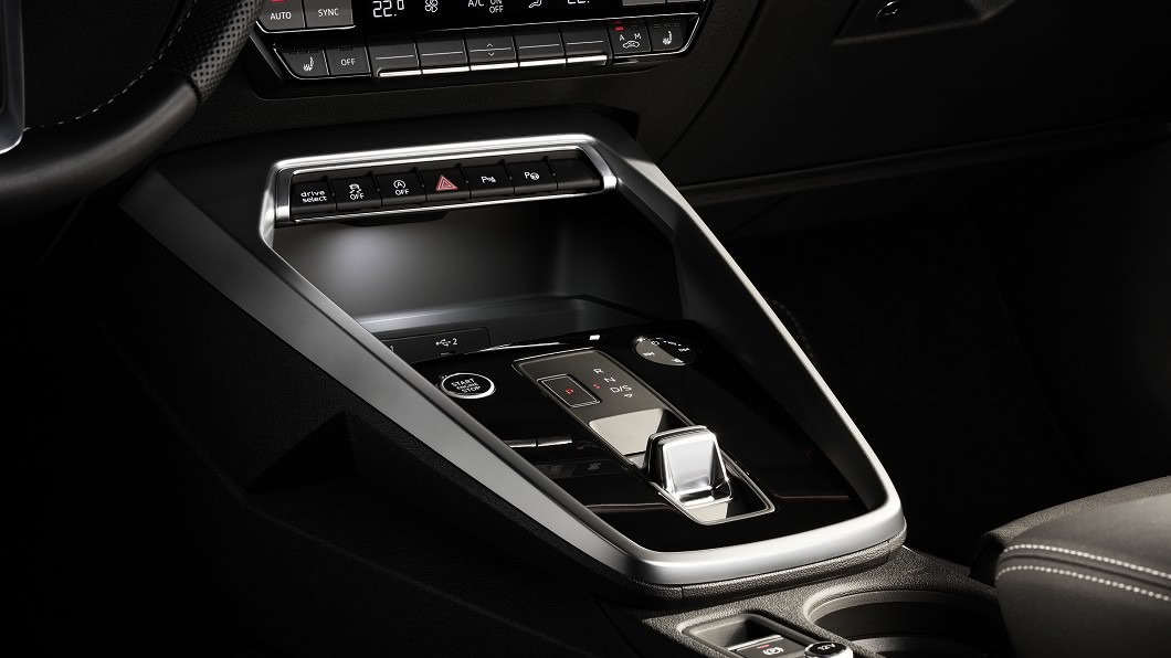 新世代A3家族引入線傳控制自手排變速箱。(圖片來源/ Audi)