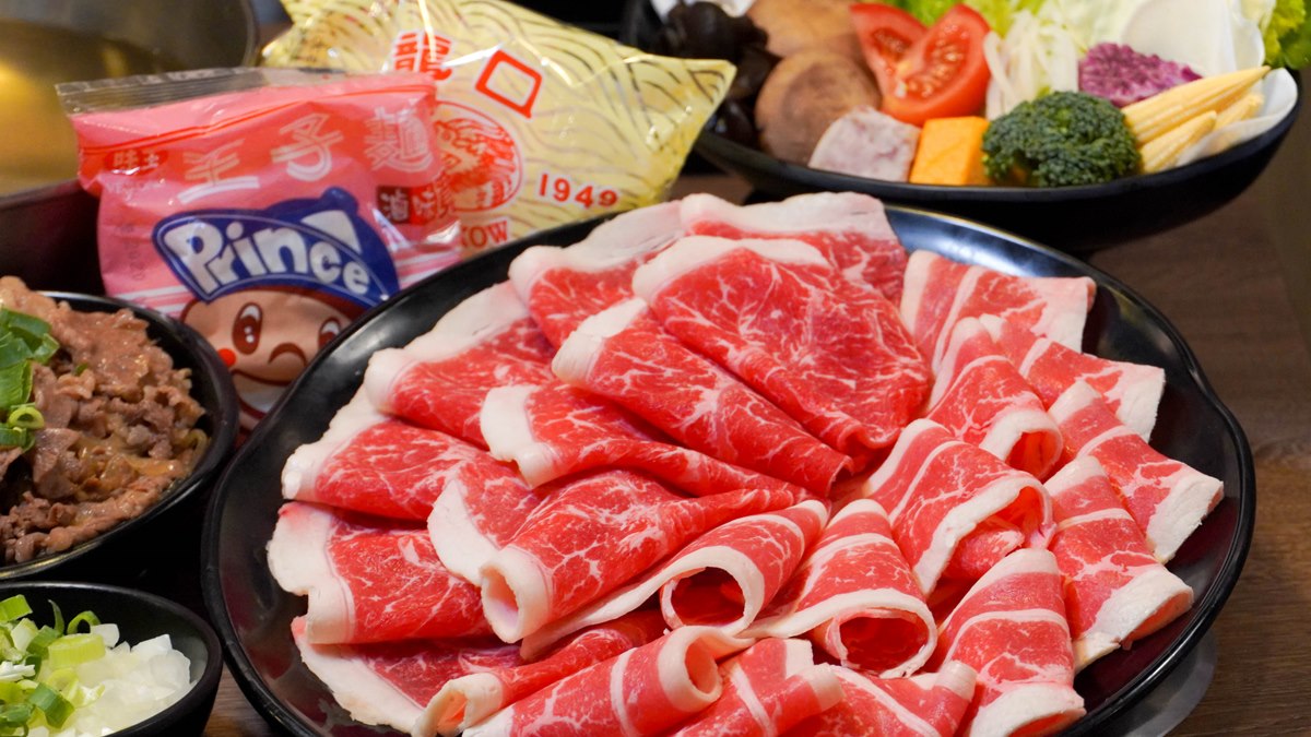 399元海陸吃到飽！「東吉水產」推超市個人鍋，頂級牛胸腹肉、海蝦通包