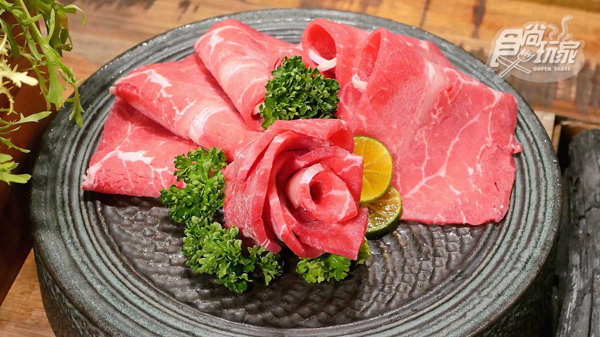 900元就能吃日本和牛燒肉套餐！信義區神祕餐廳只有10座位，鍋物、燒肉通包
