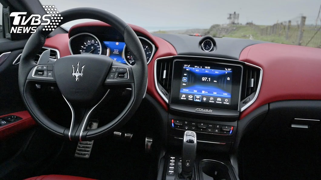 Maserati車艙設計不僅豪華，同時散發強烈運動感。(圖為Ghibli GranSport)