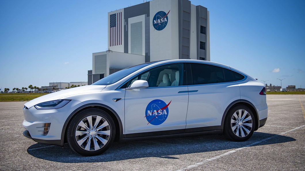 NASA署長Jim Bridenstine宣布這次任務與Tesla、Space X共同合作。(圖片來源/ Jim Grossmann NASA)