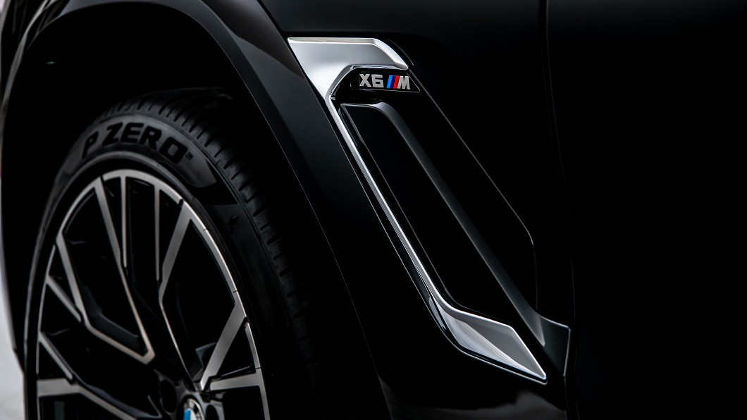 車側鰓狀導流氣孔帶來強悍的視覺印象。(圖片來源/ BMW)