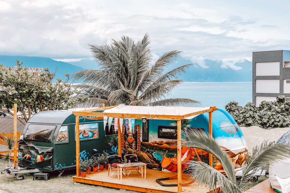 IG洗版5大超美「露營車」！湖景、海景第一排，懶人免裝備露營好享受