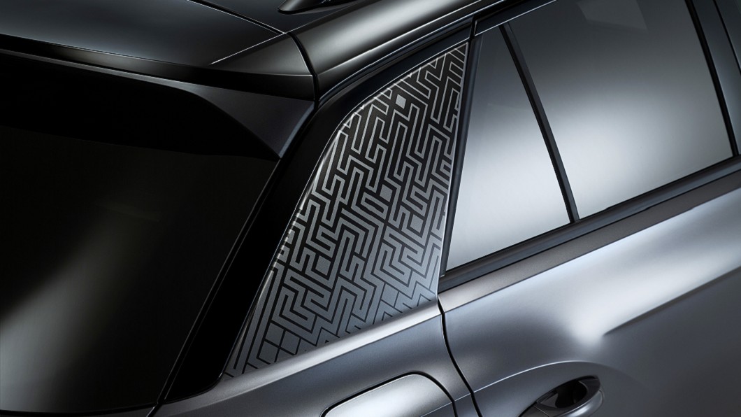 T-Roc Black Edition配備C柱個性化車貼。(圖片來源/ Volkswagen)