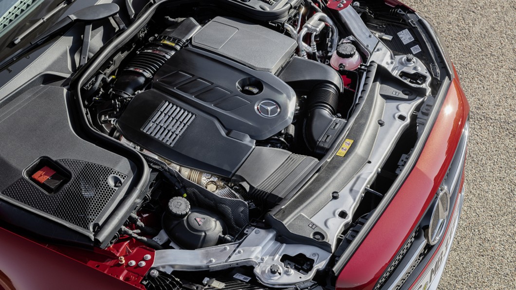 小改款後動力編成導入採ISG整合式啟動發電機設計的48V輕油電系統。(圖片來源/ Mercedes-Benz)
