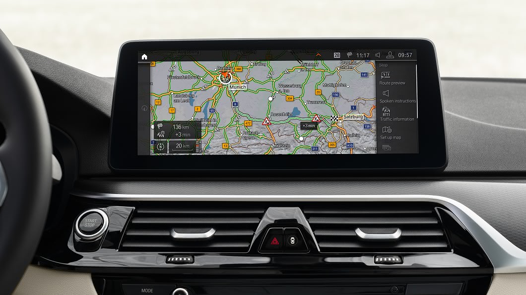 BMW導入iDrive 7.0車載資訊系統及BMW行車導航，並支援Apple CarPlay和Android Auto。(圖片來源/ BMW)
