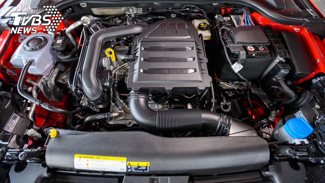 1.0升TFSI引擎具有116匹馬力與20.4公斤米扭力之動力輸出。