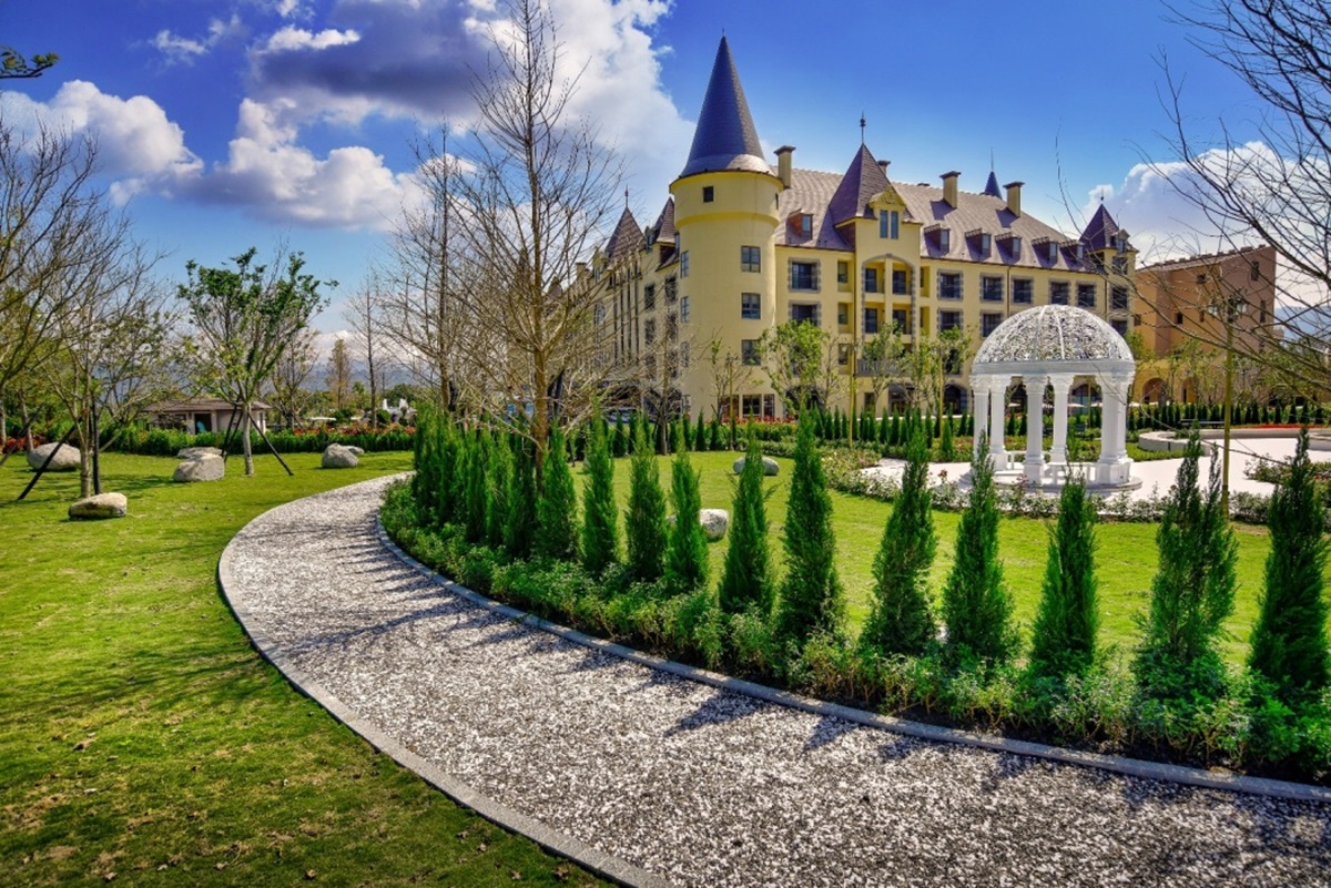 天成飯店集團旗下擁有台版迪士尼城堡之稱的瑞穗天合酒店等旅宿。（圖片提供：天成飯店集團）