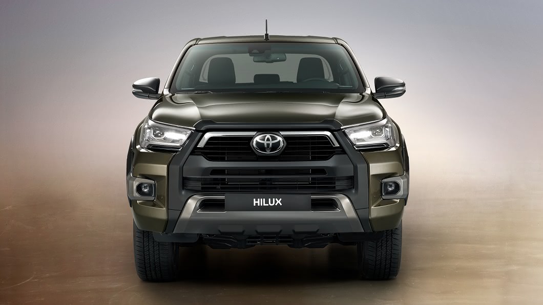 新款3D立體水箱護罩搭配保險桿線條，更進一步凸顯Hilux強悍個性。(圖片來源/ Toyota)