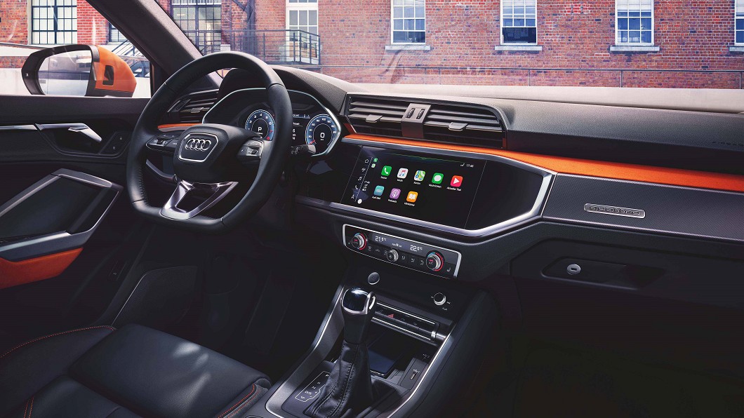 10.25吋全數位儀表板搭配8.8吋中控螢幕，能夠帶來科技感十足的座艙氛圍。(圖片來源/ Audi)