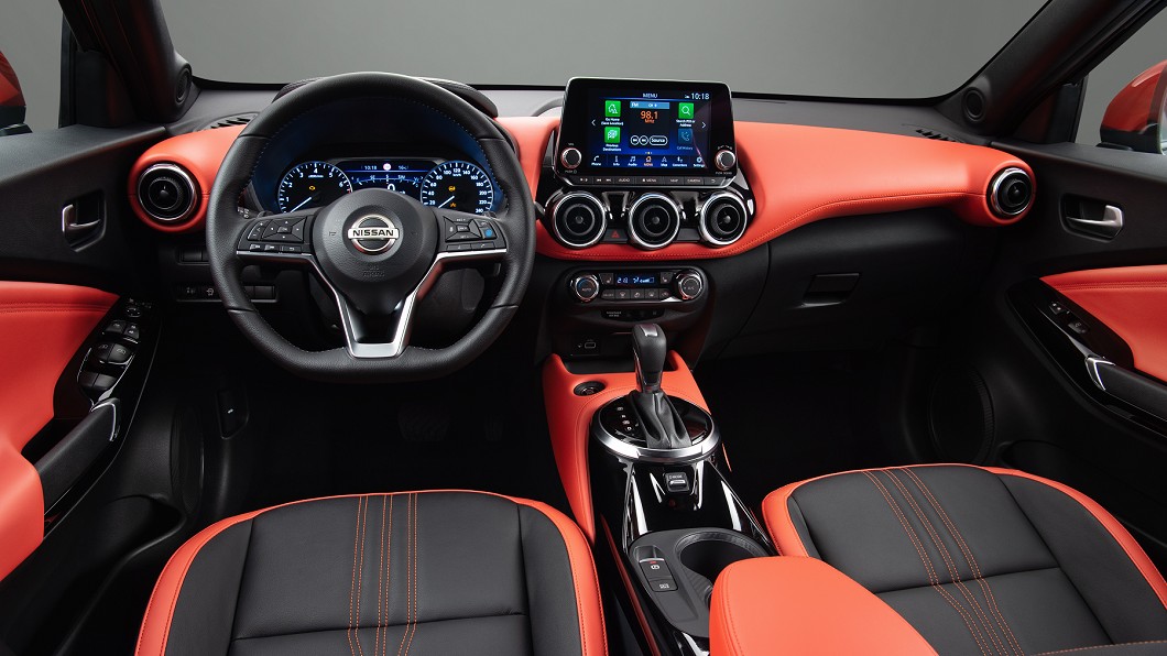 座艙導入大尺寸中控螢幕與新式樣三輻式方向盤。(圖片來源/ Nissan) 