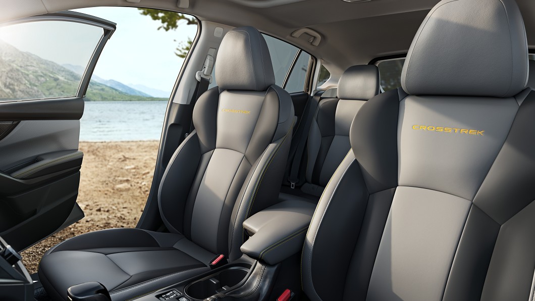 內裝方面可以見到新增黃色飾板與縫線，替車內氛圍增添活力。(圖片來源/ Subaru)