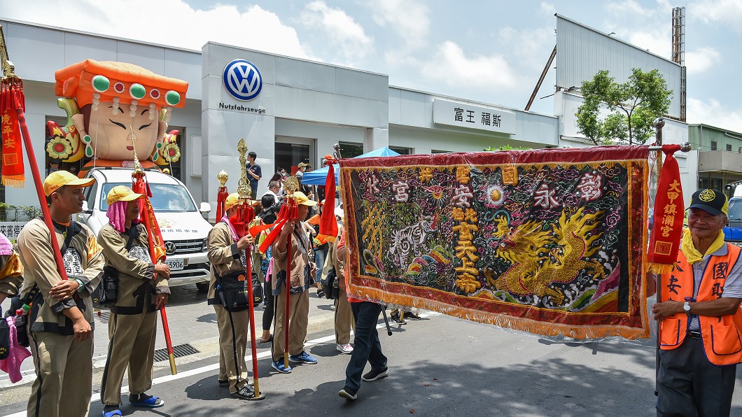 遶境活動於6月11日正式起駕，媽祖、信眾與福斯商旅相約再聚。(圖片來源/ Volkswagen)