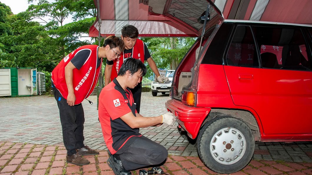 (圖片來源/ 中華汽車) 中華汽車巡迴維修 帶領汽修科同學走進部落