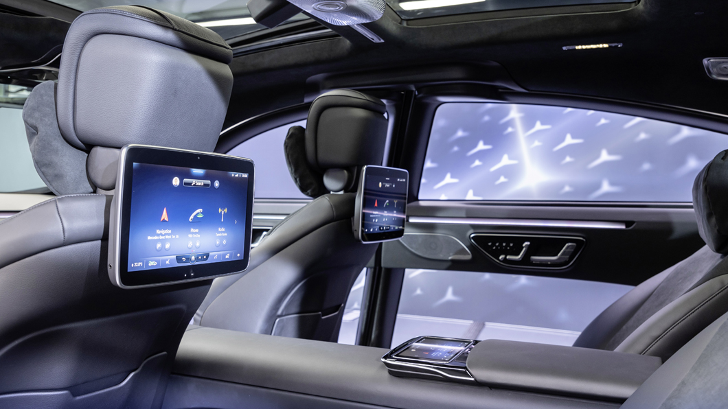 M-Benz減少實體按鍵後，將許多功能整合在中央螢幕中。(圖片來源/ M-Benz)