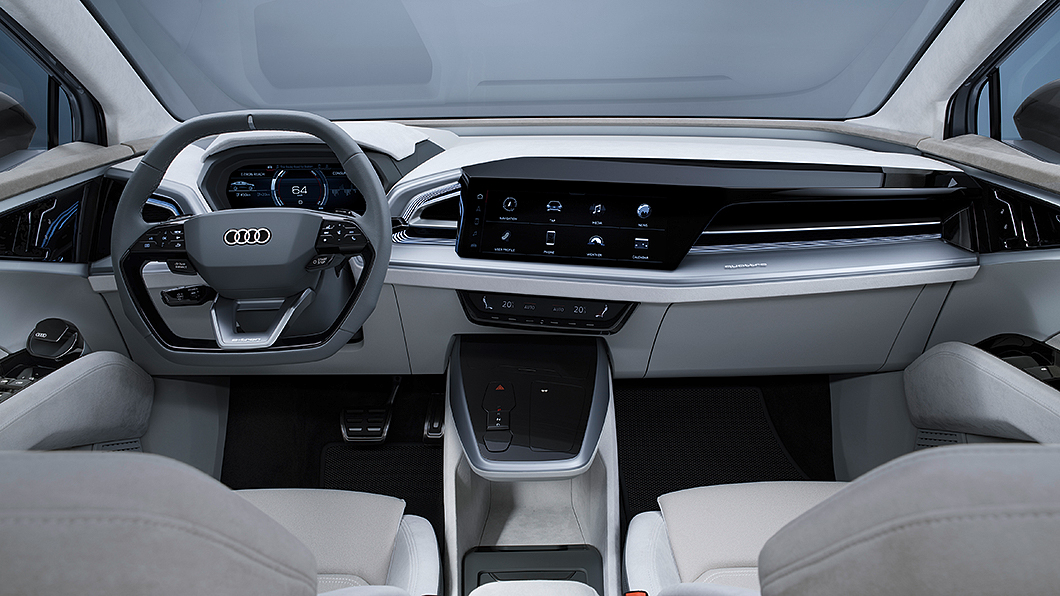 車內捨棄實體案件，運用大量液晶螢幕與HUD抬頭顯示器營造科技化氛圍。(圖片來源/ Audi)