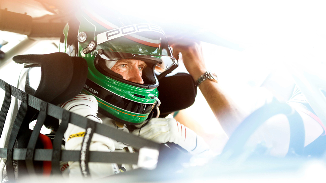 42歲的Michael Fassbender 於去年完成了第二階段訓練。(圖片來源/ Porsche)