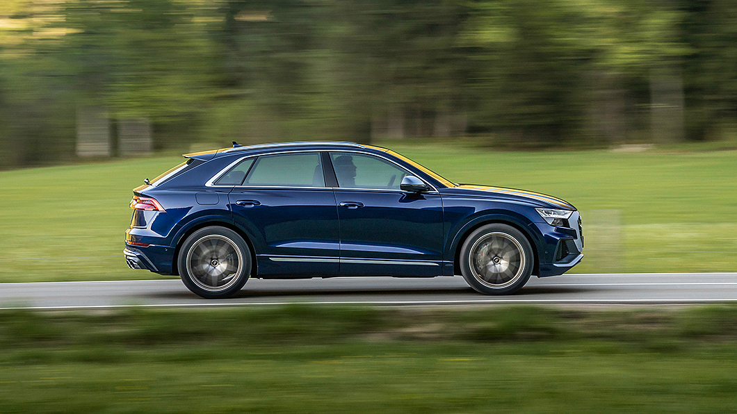 汽油動力版本SQ7與SQ8具有0-100km/h加速4.1秒性能表現。(圖片來源/ Audi)