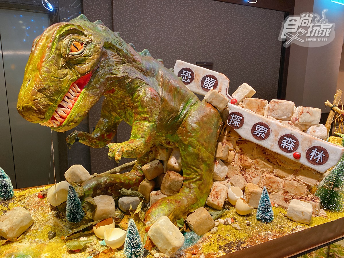 全台首創「真實版侏羅紀」溫泉飯店！霸王龍、暴龍占領森林「有叫聲」，還有粉紅色恐龍可拍