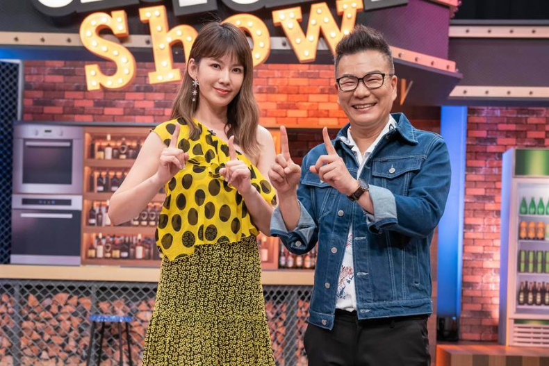 有沈玉琳就笑不停！搭檔Melody主持《11點熱吵店》興奮：我小鹿亂撞了3天