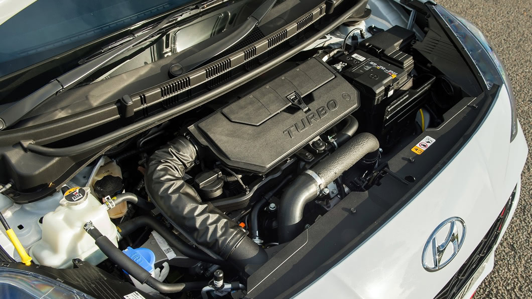 i10 N Line採用1.0升三缸渦輪增壓引擎，可以帶來100ps的最大馬力以及17.5kgm的最大扭力。(圖片來源/ Hyundai)