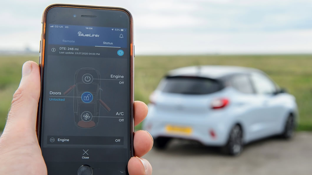 採訂閱制的Bluelink智能聯網服務，可以隨時了解車況，並遠端發動車輛或者記憶停放位置。(圖片來源/ Hyundai)