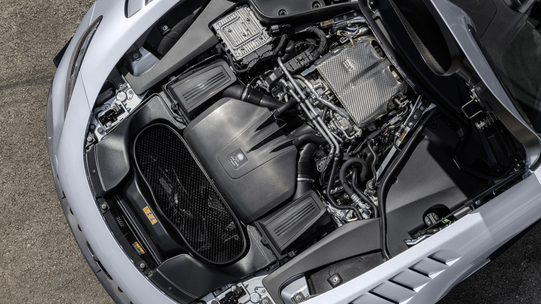 AMG工程團隊針對原先的4.0升V8雙渦輪增壓引擎進行大幅度修改，還用上慣性更小、更利於展現高轉速性能的平面曲軸。(圖片來源/ M-Benz)
