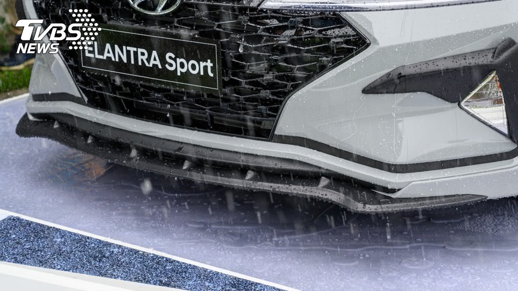 Elantra Sport Final Force終極版，承襲家族中轎跑車系的設計元素。
