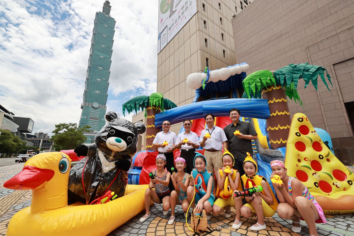 限期9天！台北最大「熊讚水樂園」回來了，新設施鴨鴨抱抱池、沖瘋滑水道玩到並軌​​