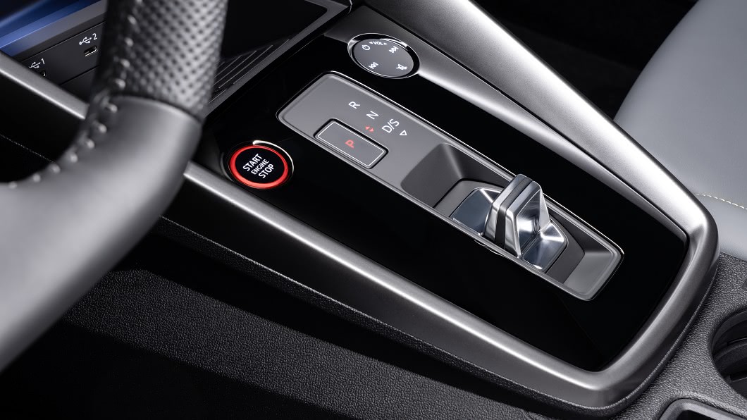 標配7速S tronic變速箱與quattro全時四輪驅動系統。(圖片來源/ Audi)