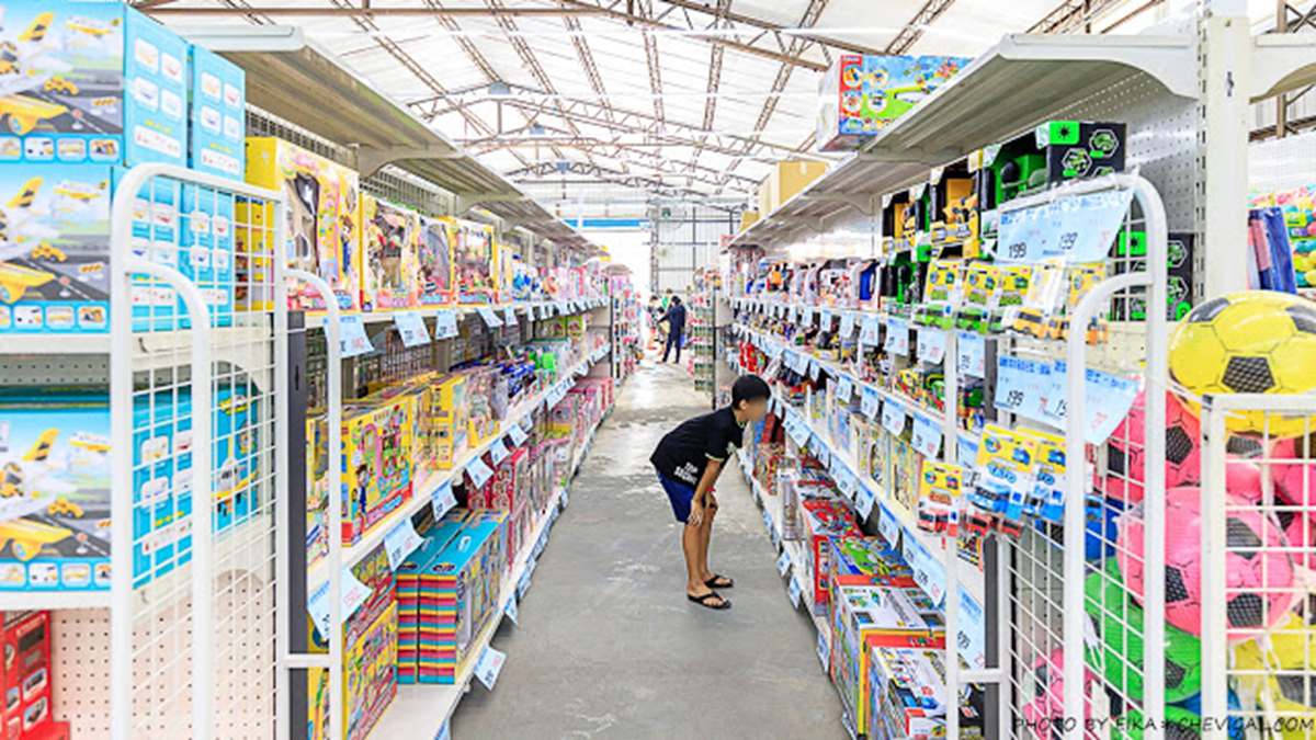 【新開店】200坪玩具倉庫批發價5折！TOMICA百元有找，上千種選擇還能用振興券