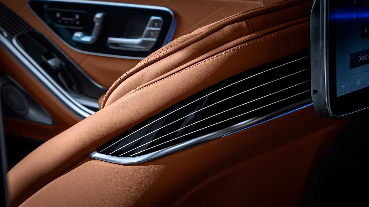 M-Benz S-Class採用木質飾板提高車室質感。(圖片來源/ Mercedes-Benz)