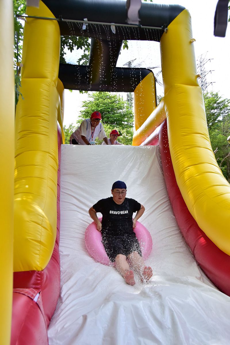 60米滑水道玩一次嗨一次！台北「熊讚水樂園」限時開放，一票可玩雙樂園