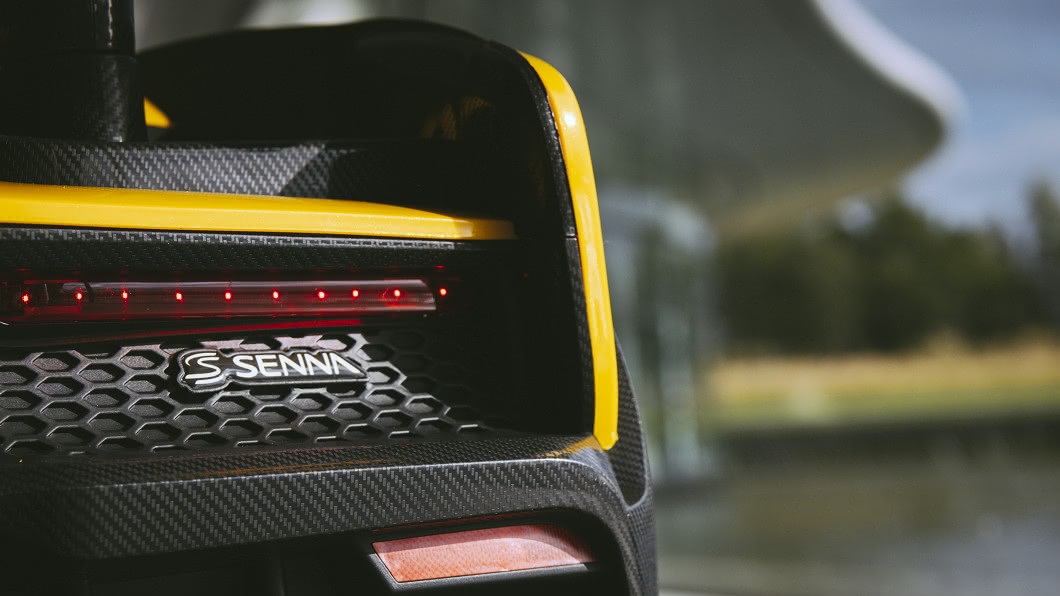 Senna Ride-On配備有與煞車踏板連動之煞車燈。(圖片來源/ McLaren)