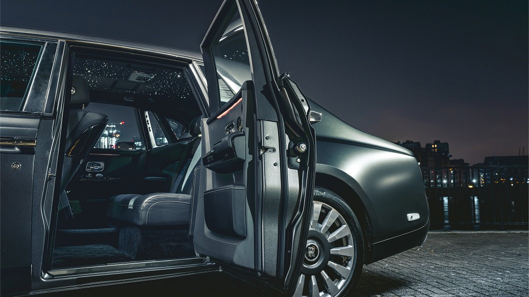 星空頂篷是Rolls-Royce旗下車款的代表性配備。(圖片來源/ Rolls-Royce)