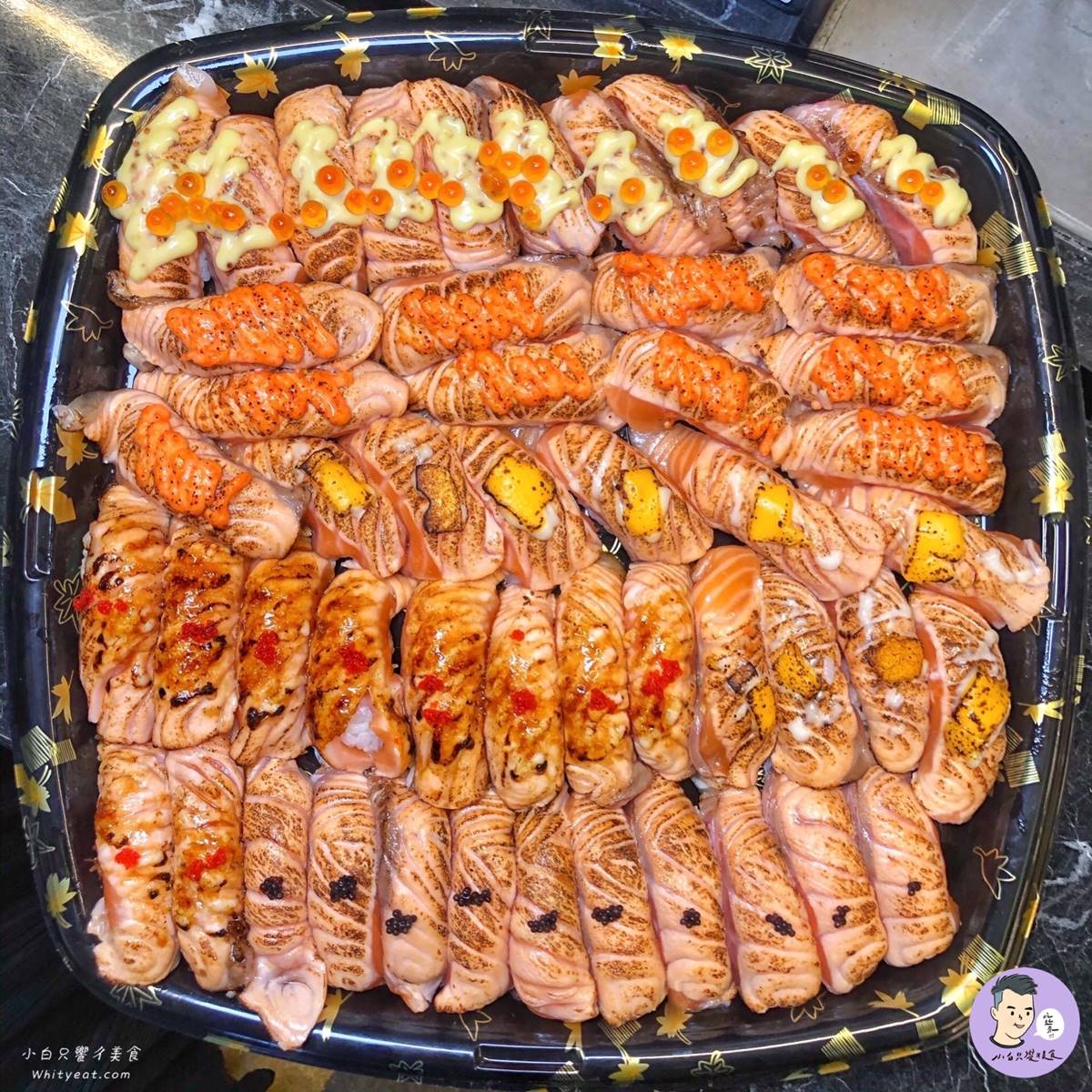 巨人吃的嗎？台南浮誇系丼飯有整盆海鮮，50貫炙燒鮭魚占滿畫面超誘人